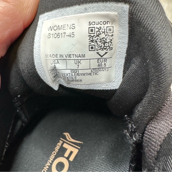 Bandolino Black Heels Pointed Toe Glossy Finish Black Size 9 - Picture 16 of 16